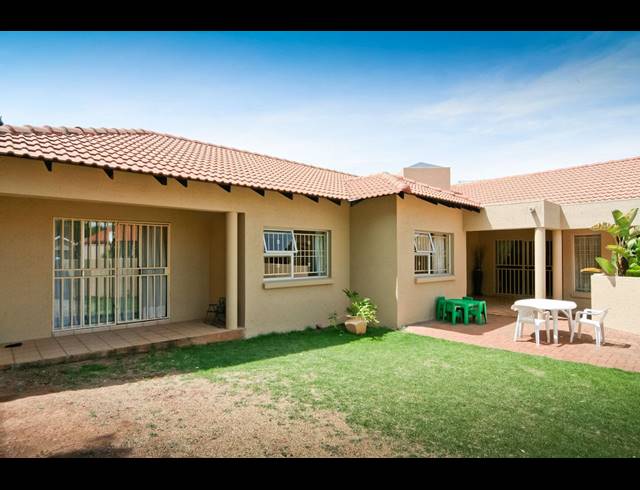 3 BEDROOM HOUSE FOR SALE IN OBSERVATORY